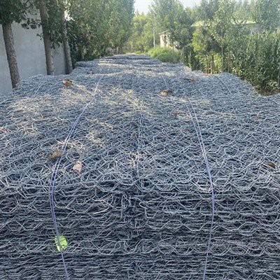 Gabioni puuri kinnitussein